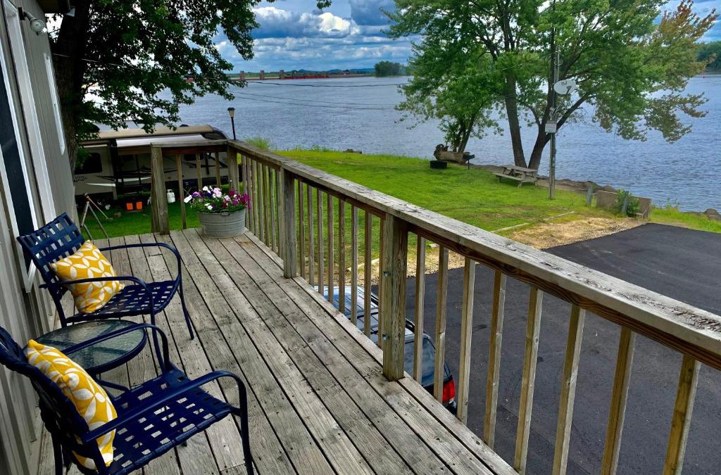 Bellevue House | Mississippi River Cabin