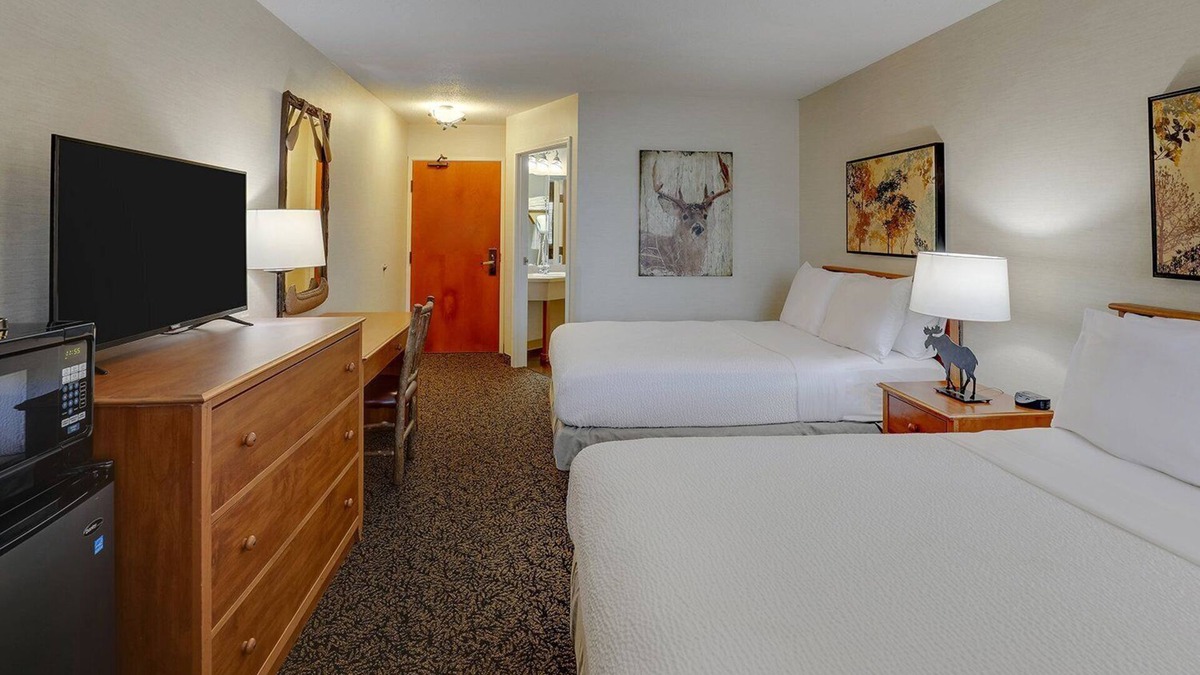 Quincy Hotel | Mississippi River Haven! Hot Breakfast & 24/7 Coffee Service | 2 Units