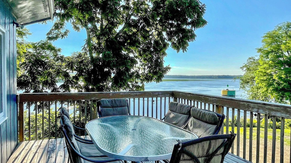 Bellevue House | Mississippi River House
