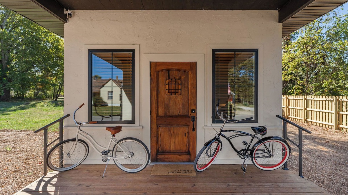 Walnut Grove House | Missouri’s 1st Sinclair Service Station