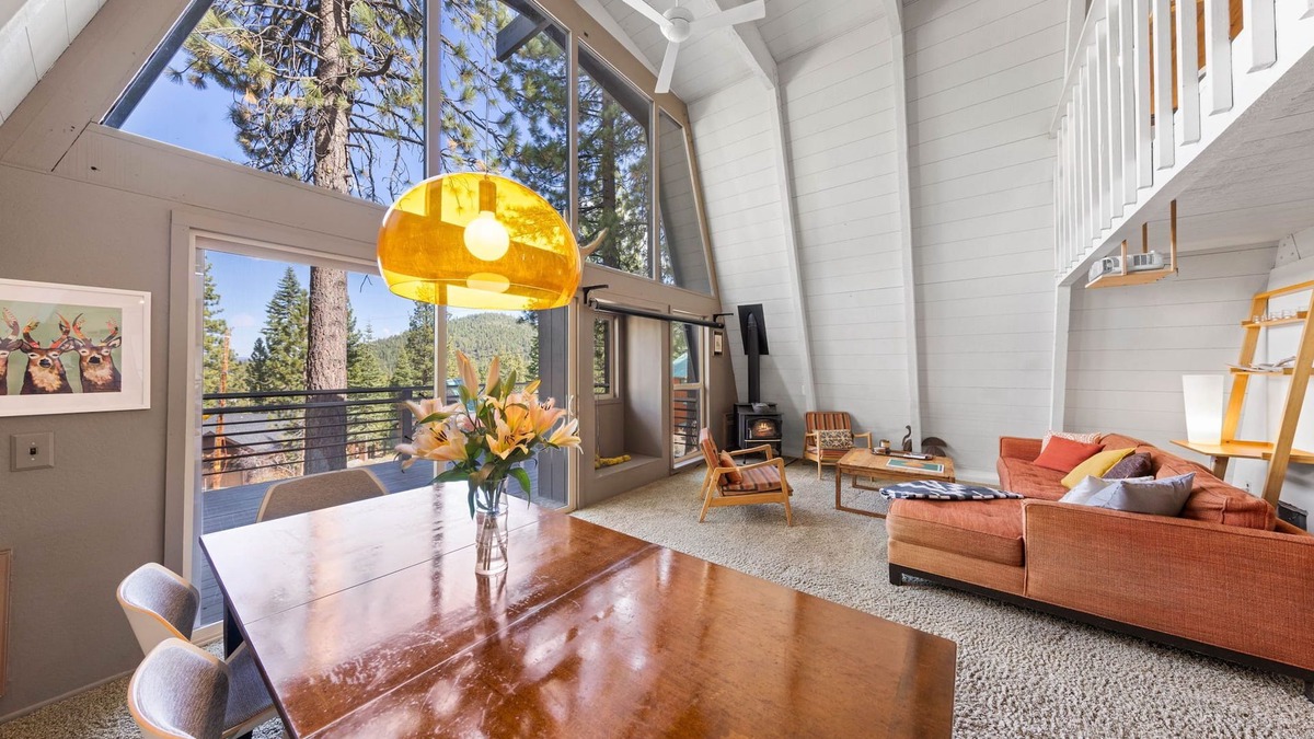 Truckee House | Misty Cabin by Tahoe Getaways-2 BR at Tahoe Donner - Ski Lease, Hot Tub