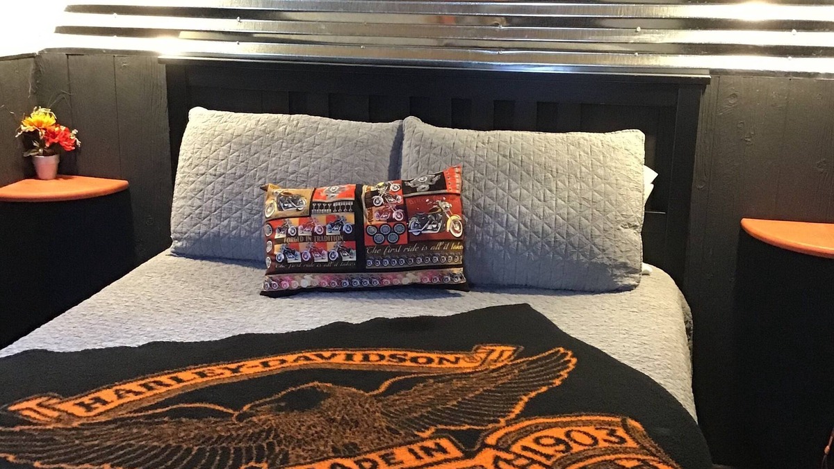 Bandera Cabin | Misty Haven - Harleys Hideaway