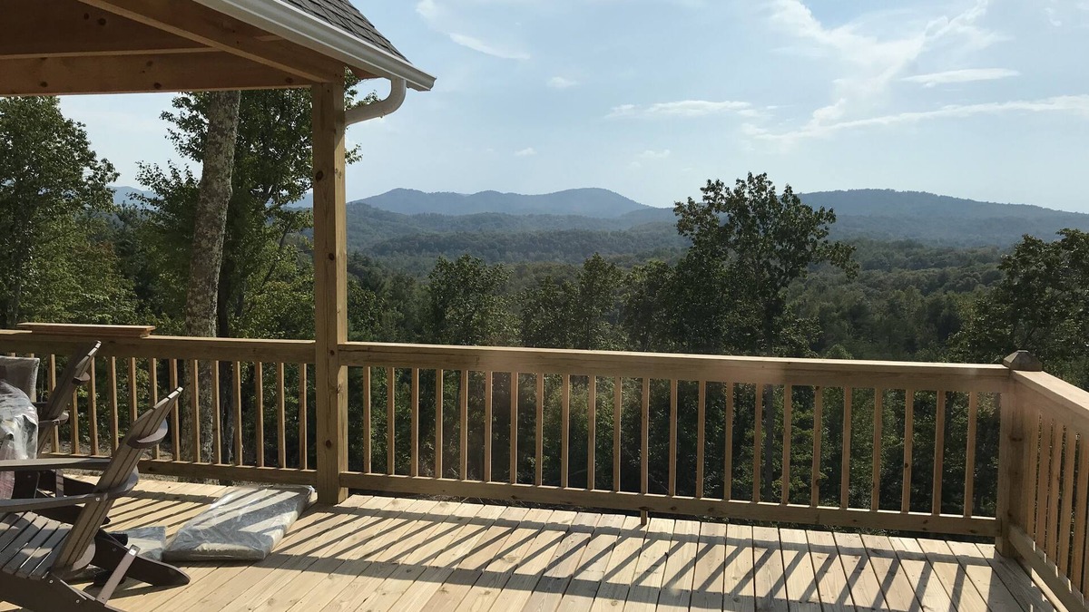 Robbins House | Misty Ridge - Ridge Road Scenic Cabins - Brimstone Recreation and Big South Fork