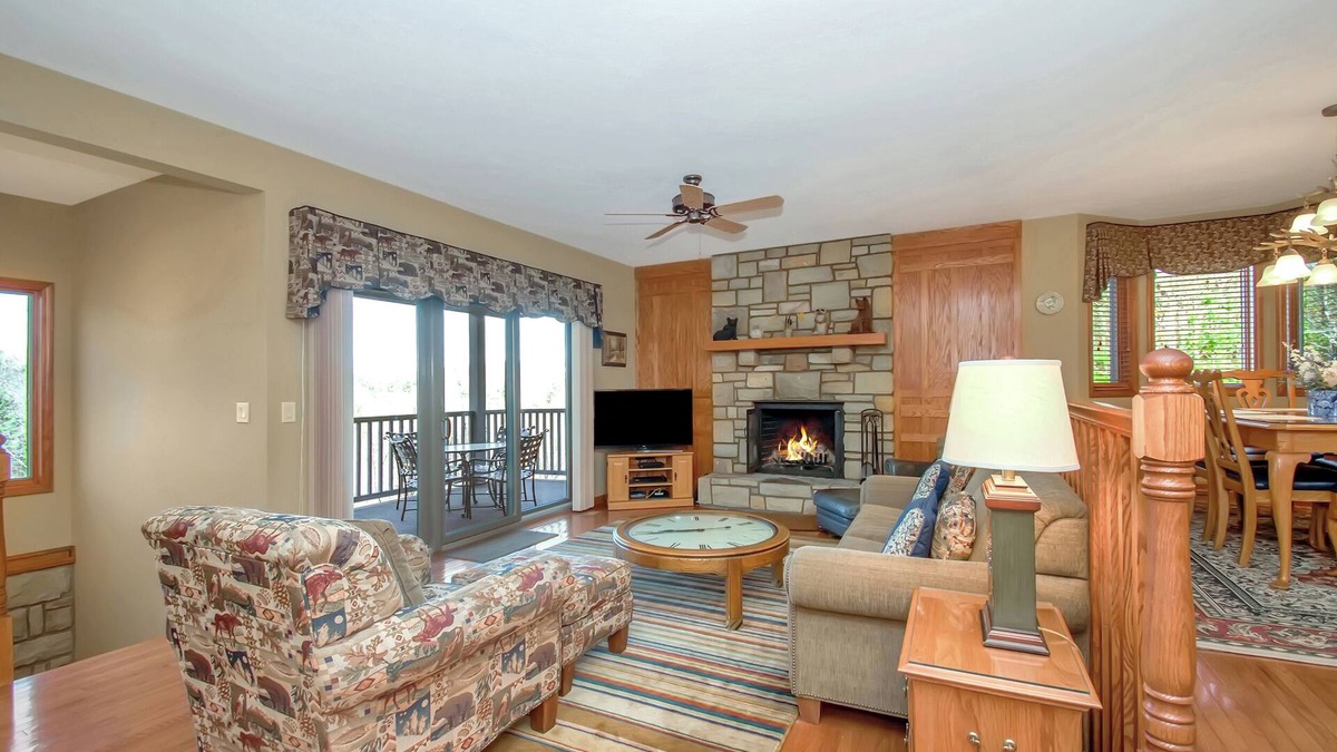 Blowing Rock Condo | Mitchell 2 | Fireplace, Restaurant, Pool, Spa