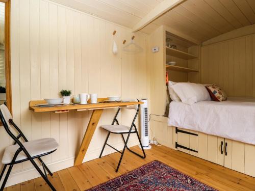 Moreton-in-Marsh House | Mitford Gypsy Hut