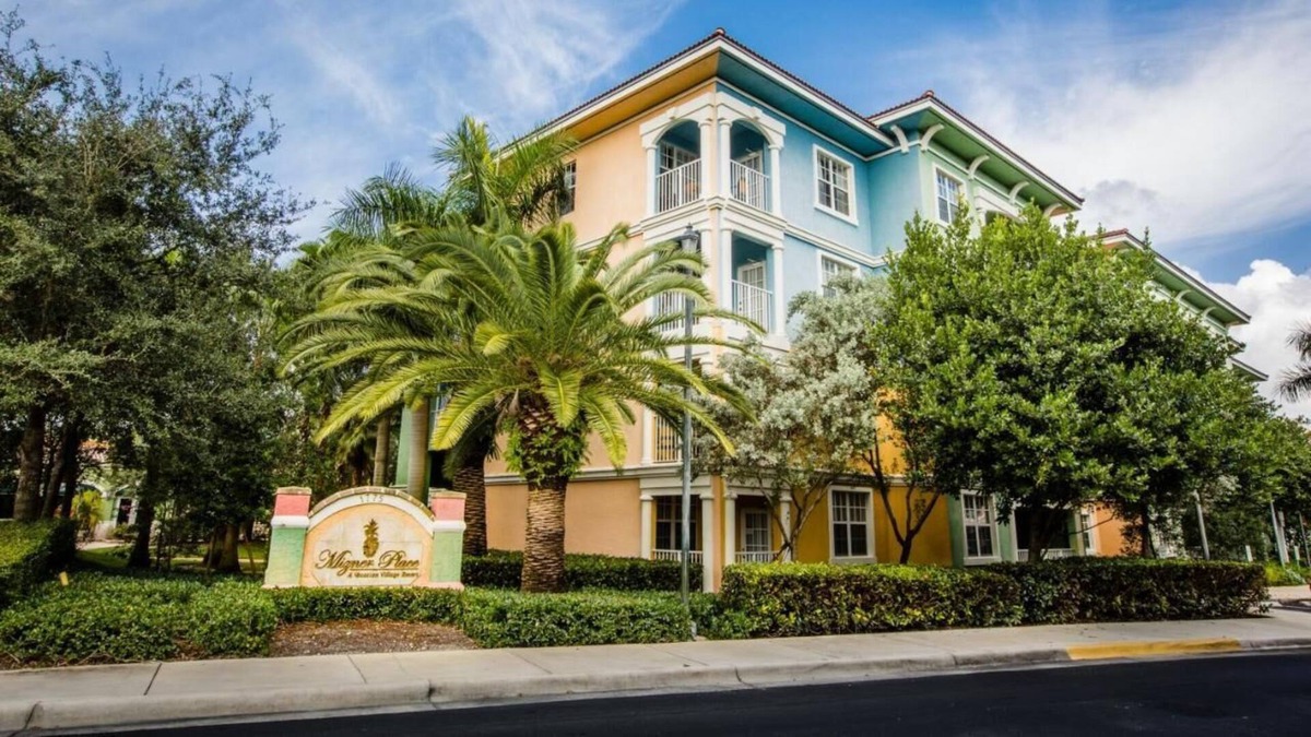 Weston Resort | Mizner Place at Weston Town Center Fl