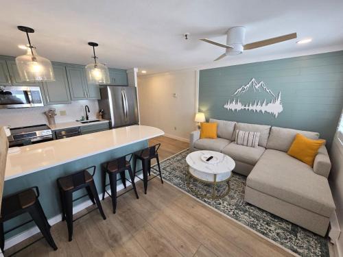 Snowshoe Apartment | ML322 Best Location On The Mtn WiFi Gated Parking