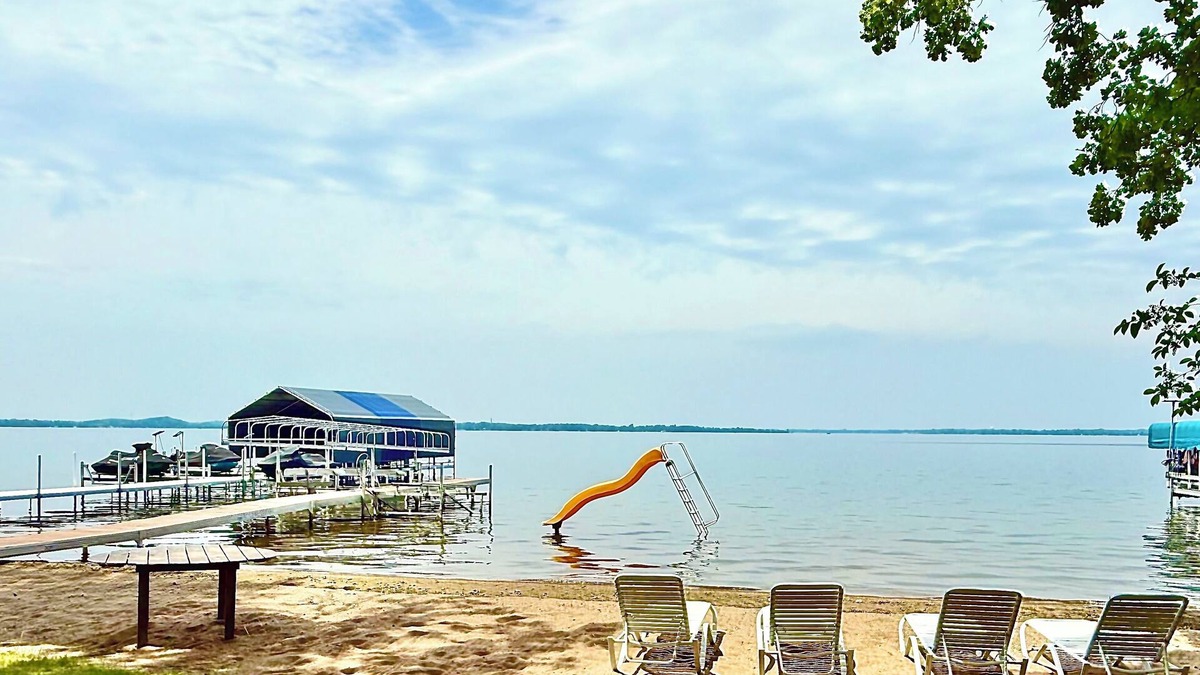 Detroit Lakes House | MN cabin escape. 2 cabins on exclusive DL shore