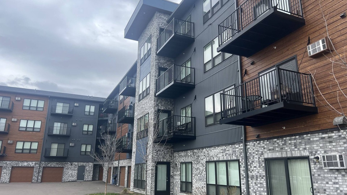 Ramsey Apartment | MN New High End 1 BDRM Main Floor