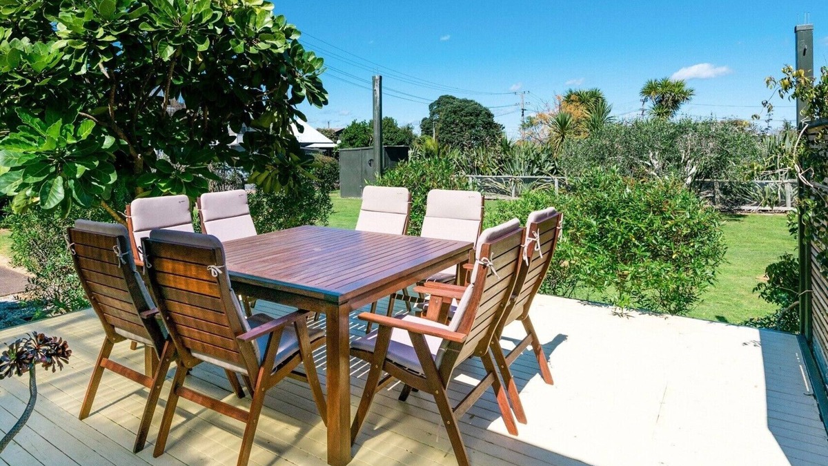Oneroa Cottage | Moa Bach - Blackpool Holiday Home