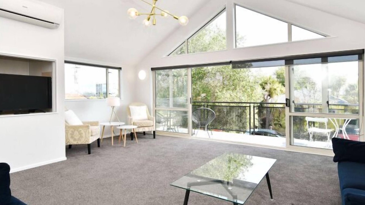 Christchurch City Centre House | Moa Place-Spacious centrally located 4 bedroom house