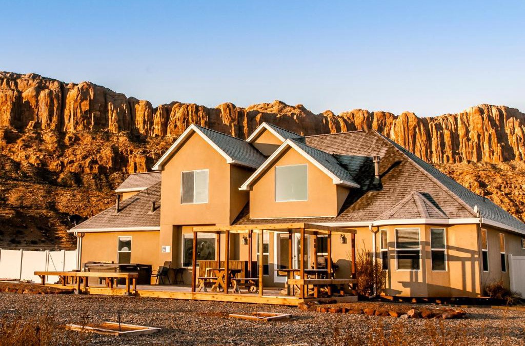 Moab South Valley House | Moab Desert Home, 4 Bedroom Private House, Sleeps 10, Pet Friendly