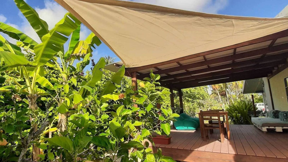 Rangiroa Bed & Breakfast | Moana Breeze Eco Lodge
