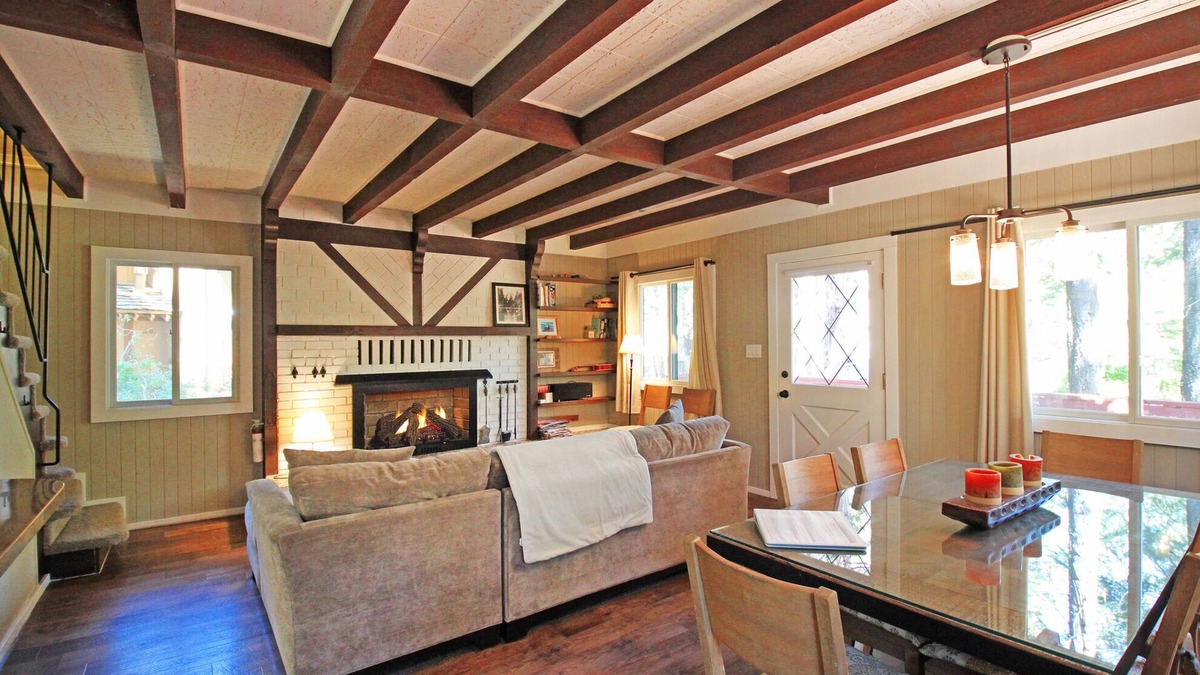 Chambers Lodge House | Moana Circle Chalet - Lakeside of highway - 2 bedroom 2 bath