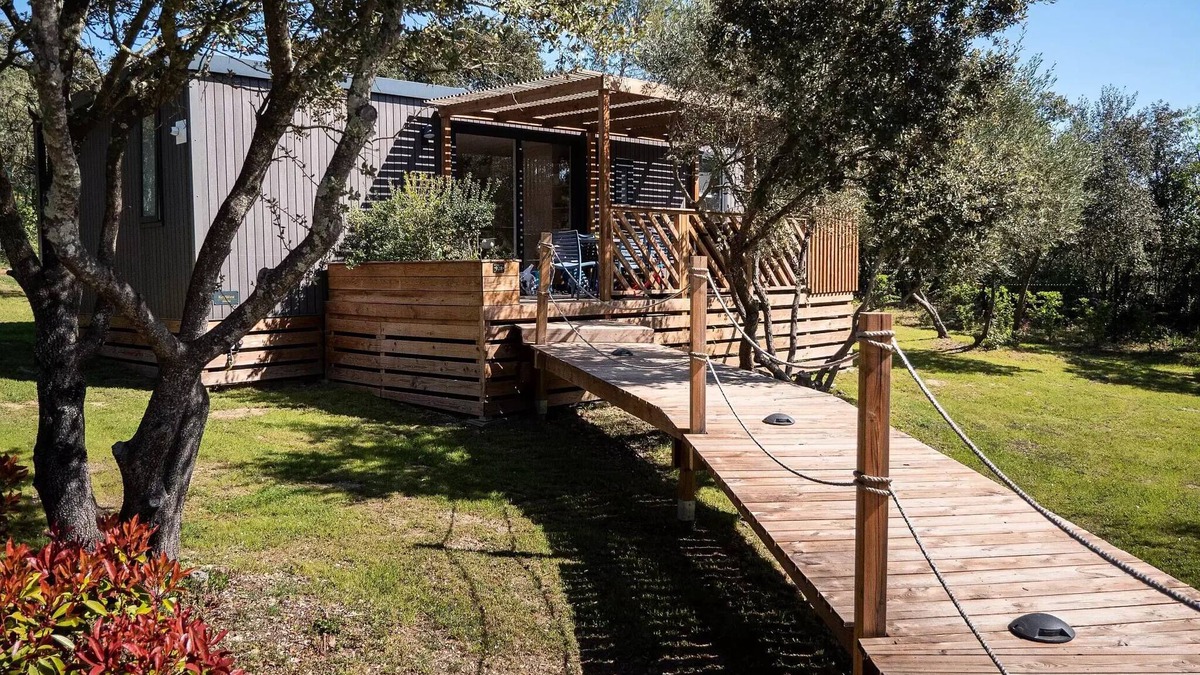 Junas House | Mobil-home | Ultimate | 3 Ch. | 6/8 pers. | Raised terrace | A/C