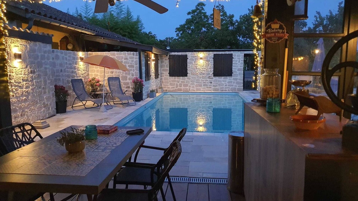 Montfermier Ski Chalet | Mobile-gite 6 Persoons Zeer Prive met Groot Terras en Uitzicht op het Meer