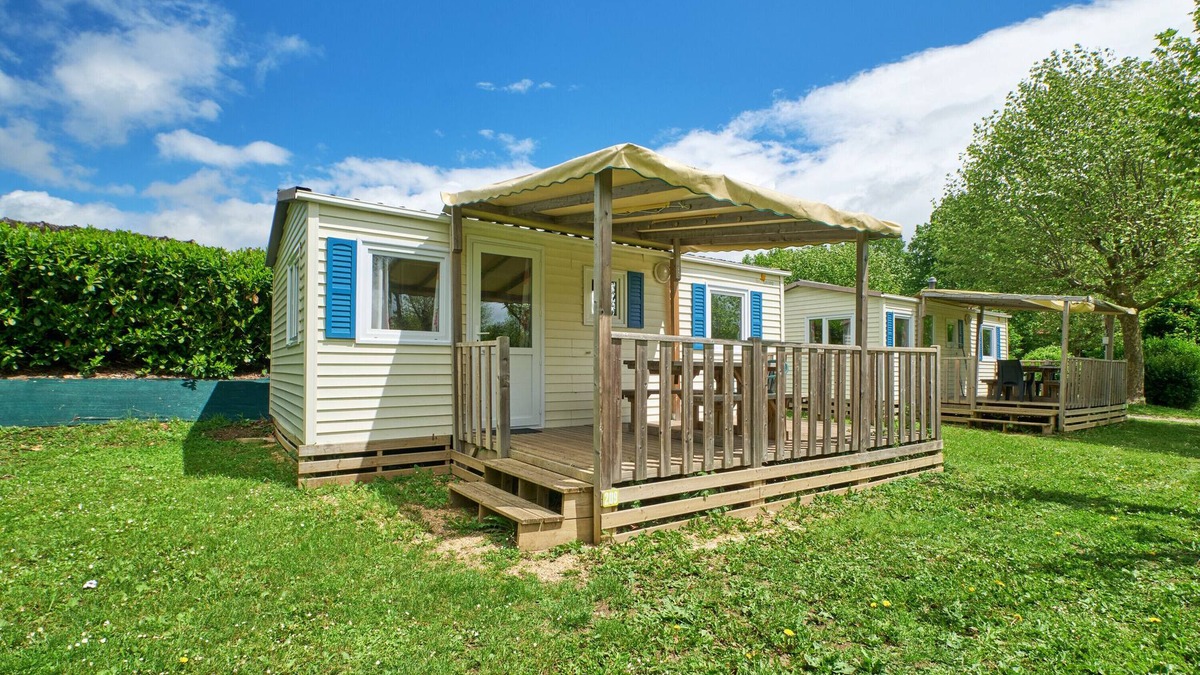 Mens RV Rental | Mobile Home "5 Personnes 209" with Shared Pool & Private Terrace