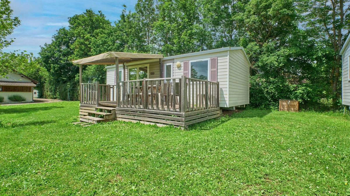 Mens RV Rental | Mobile Home "6 Personnes 205" with Shared Pool & Private Terrace