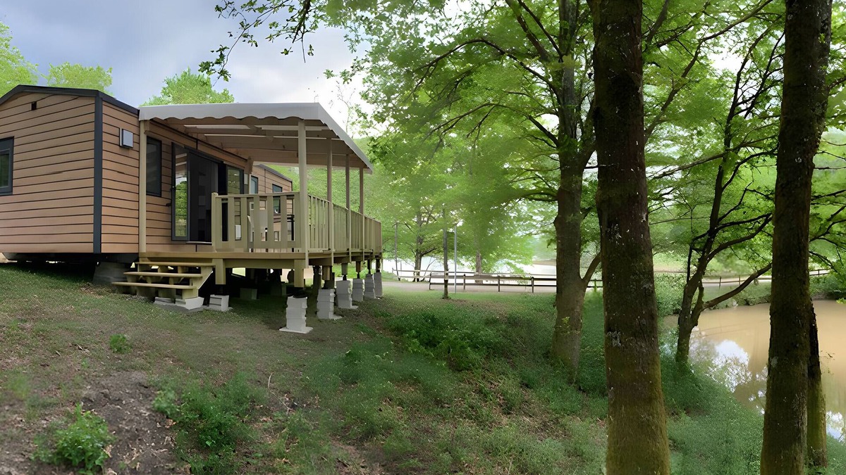 Bretagne-d'Armagnac RV Rental | Mobile Home 'Mobilhome Confort 6 Personnes 71' with Private Terrace, Private Garden and Wi-Fi