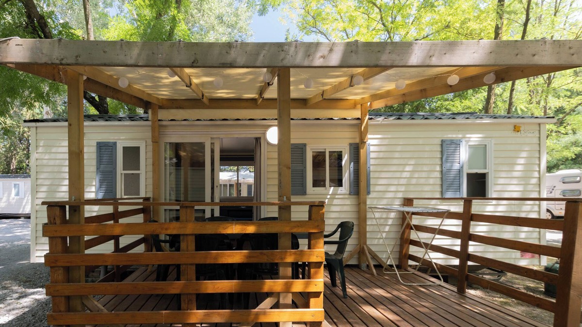 Lavilledieu House | Mobile Home 'G - 1-6 Pers' with Shared Pool, Private Terrace and Shared Garden