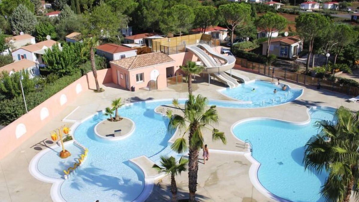 Bessan House | Mobile home in Bessan with communal pool
