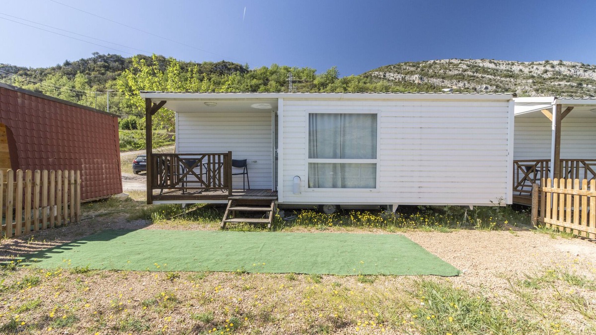 Alos de Balaguer House | Mobile Home 'Móvil Pequeña 2' with Mountain View, Wi-Fi and Air Conditioning