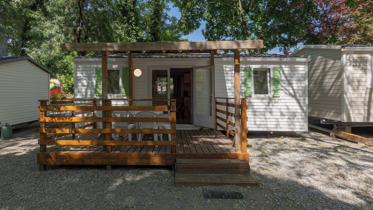 Lavilledieu House | Mobile Home 'Mobil-home B - 1-6 Pers' with Shared Pool, Private Terrace and Shared Garden