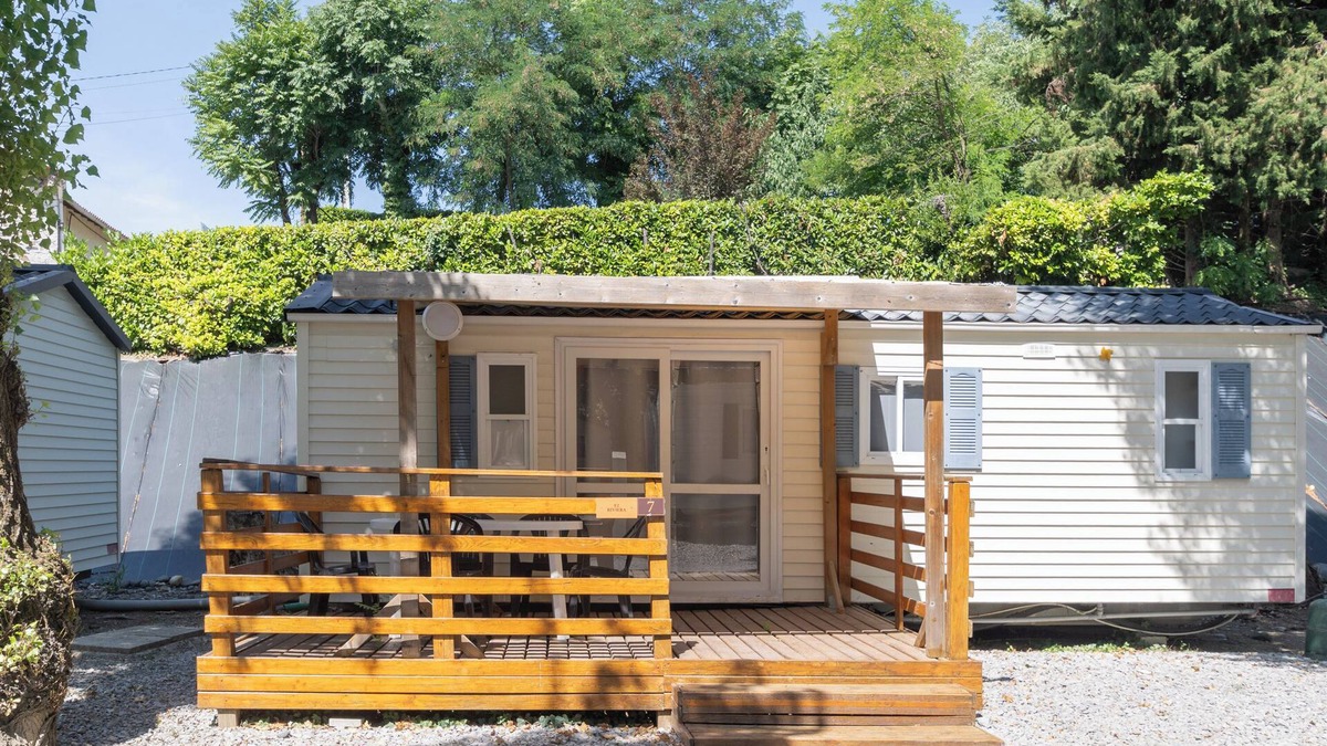 Lavilledieu House | Mobile Home 'Mobil-home D - 1-6 Pers' with Shared Pool, Private Terrace and Shared Garden