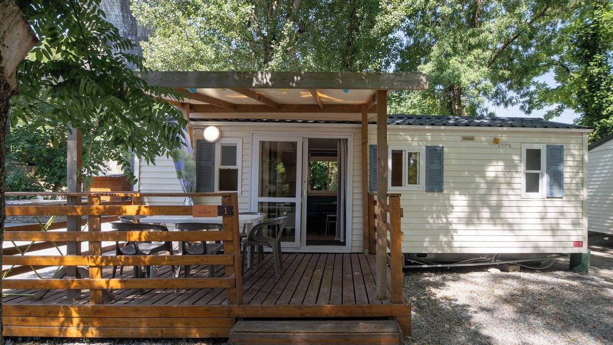 Lavilledieu House | Mobile Home 'Mobil-home E - 1-6 Pers' with Shared Pool, Private Terrace and Shared Garden