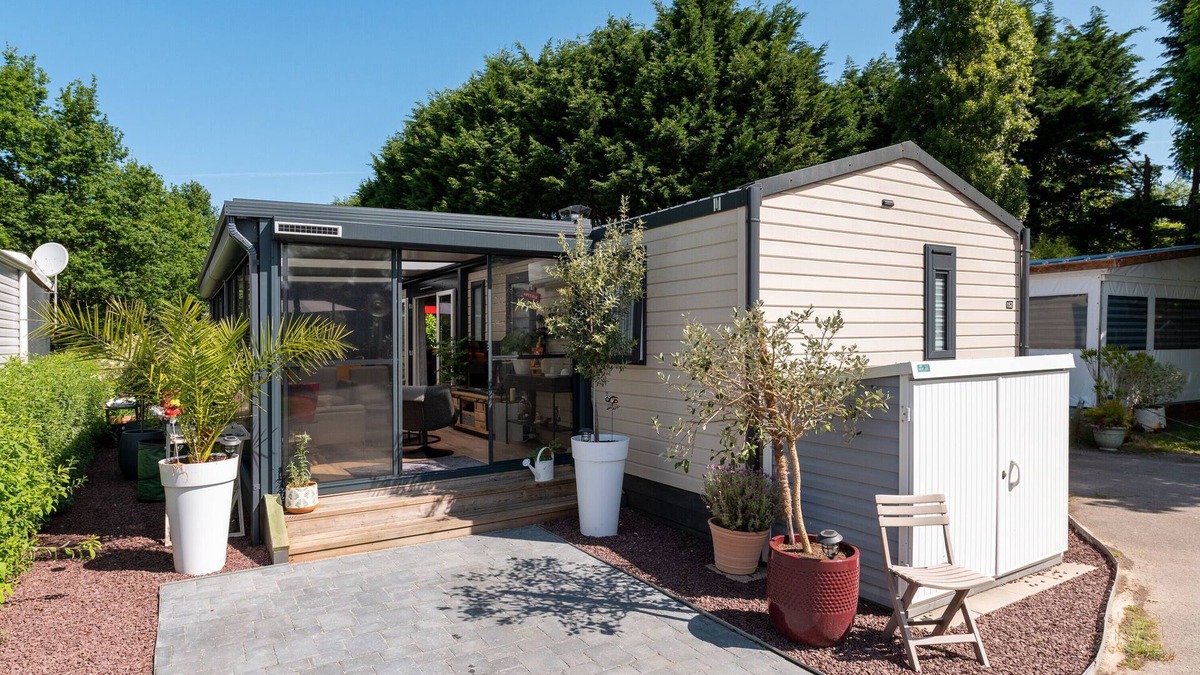Erdeven House | Mobile Home 'Premium' with Shared Pool, Wi-Fi and Air Conditioning