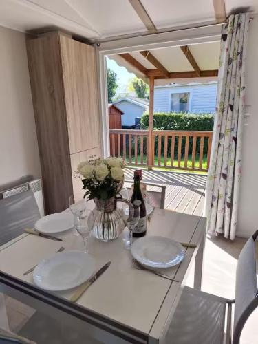 Saint-Arnoult Ski Chalet | Mobile home with shared pool in Saint-Arnoult