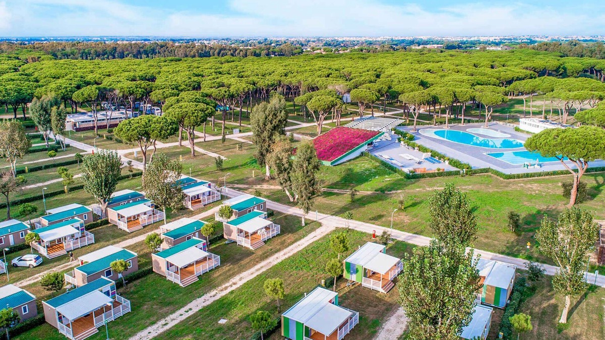 Zona XXXIV Casal Palocco House | Mobilehome with pool and restaurant