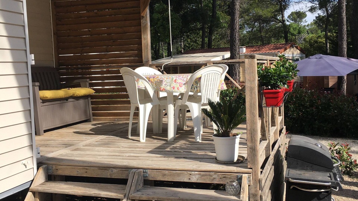 Sillans-la Cascade House | Mobilhome 2 Chambres Avec Terrasse