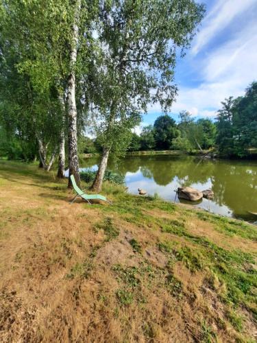 Javerdat Other | Mobilhome au bord d'étangs sur terrain privé