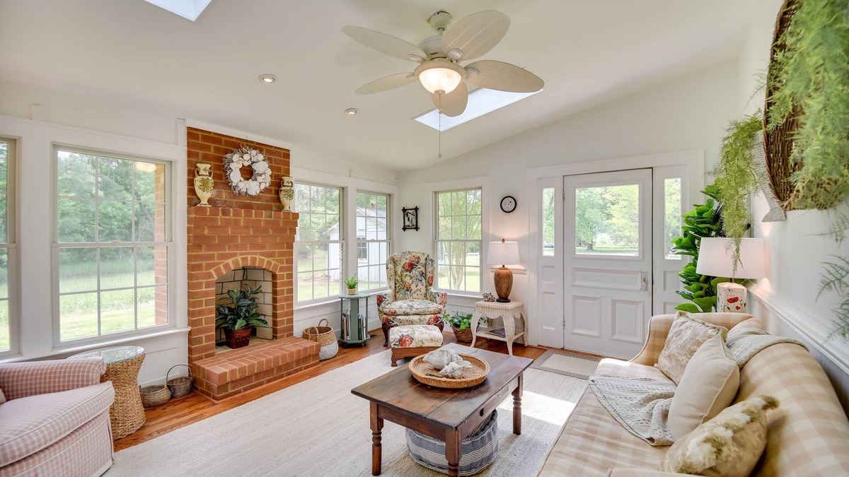Bohannon House | Mobjack Bay Rental on Private Cove!