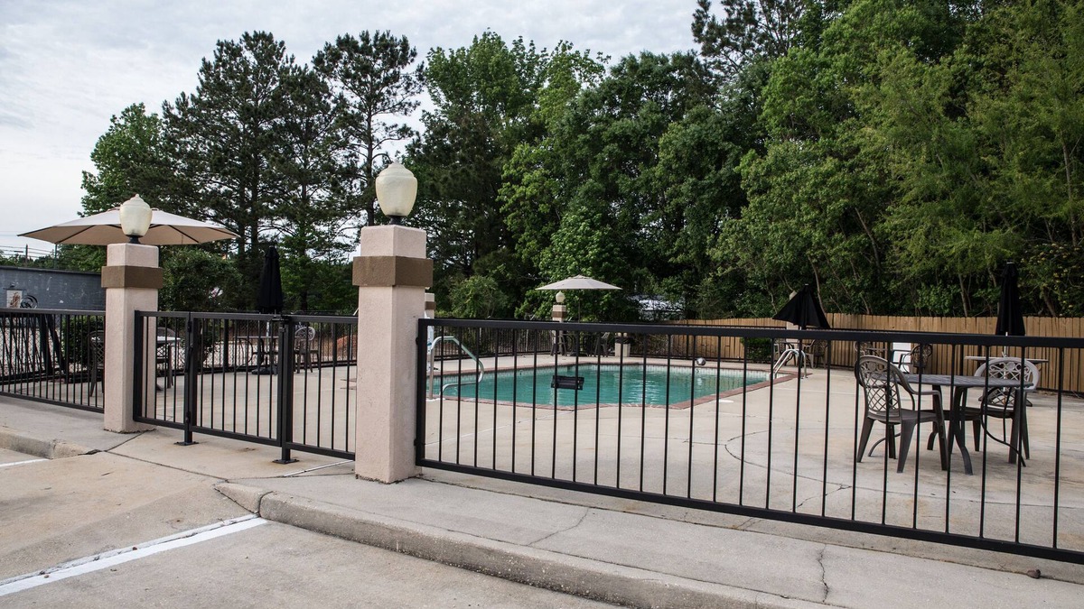 Mexia Hotel | Mockingbird Inn & Suites