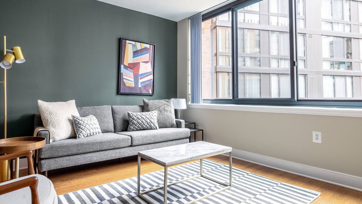Mount Vernon Triangle Apartment | Mod Mount Vernon 1BR w/Gym, Pool, nr. Convention Center, by Blueground