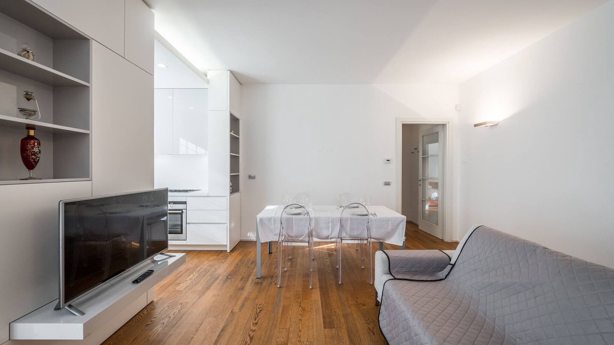 Buon Pastore-Sant'Agnese-San Damaso Apartment | Modena City Lux near Policlinico