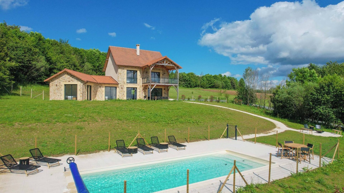 Saint-Medard-d'Excideuil House | Modern vacation home with private pool on estate with golf. Pets allowed!