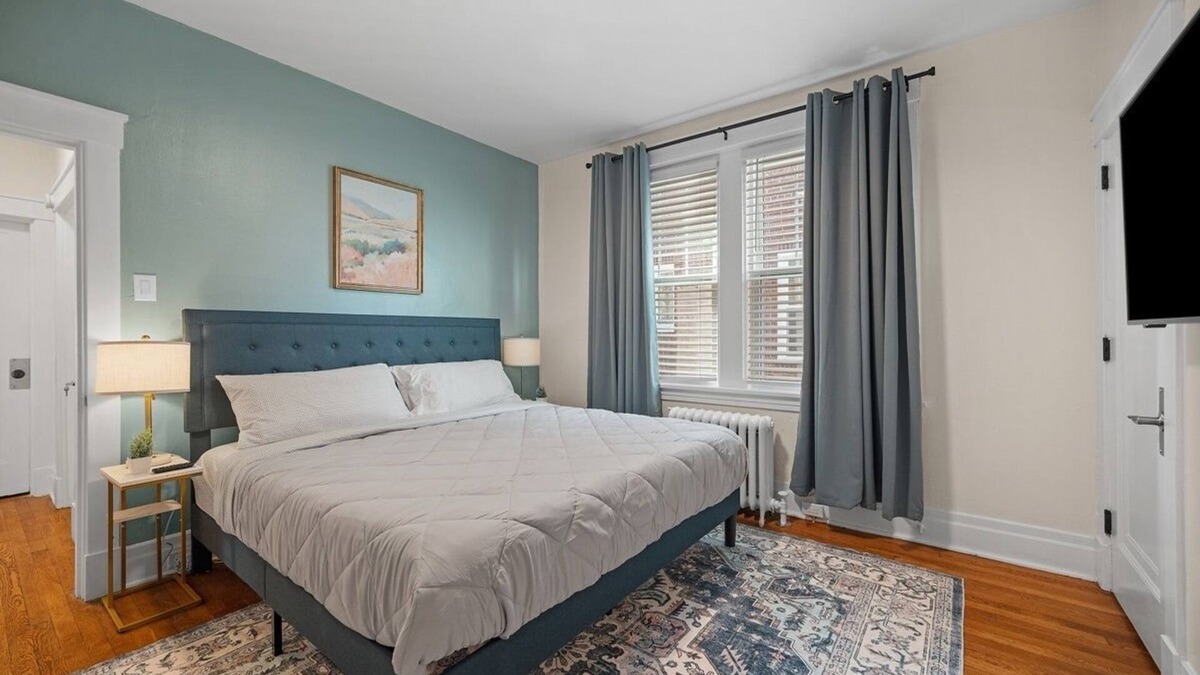 Pittsburgh Apartment | Modern 1 Bdr Apt unit#2 Sleeps4