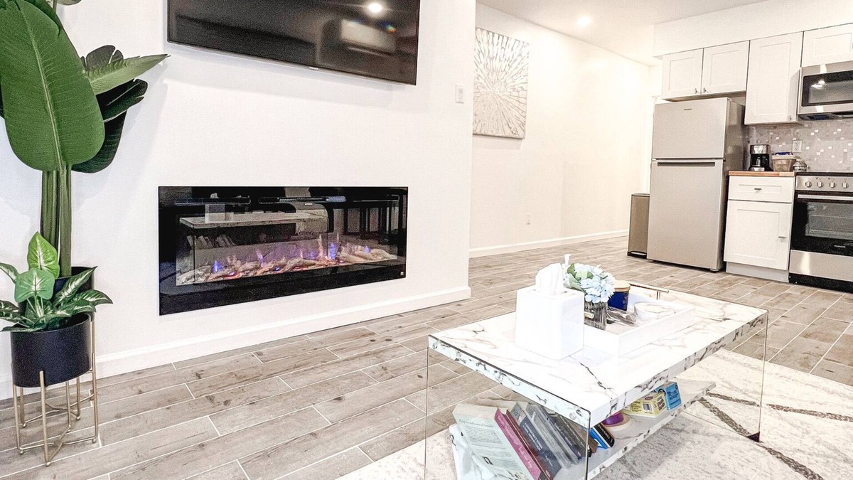 Bath Beach Apartment | Modern 1 bdrm/1 bath flat with romantic fireplace