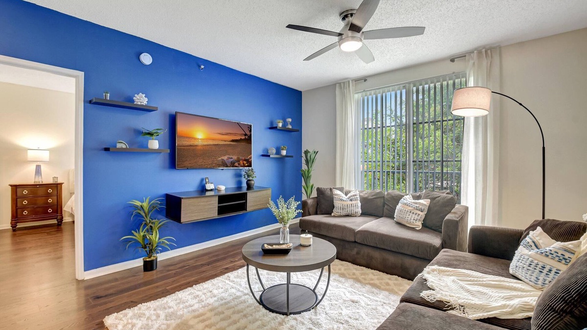 Downtown West Palm Beach Condo | Modern 1-Bedroom Condo w/Gym, Pool & Covered Parking in Downtown WPB