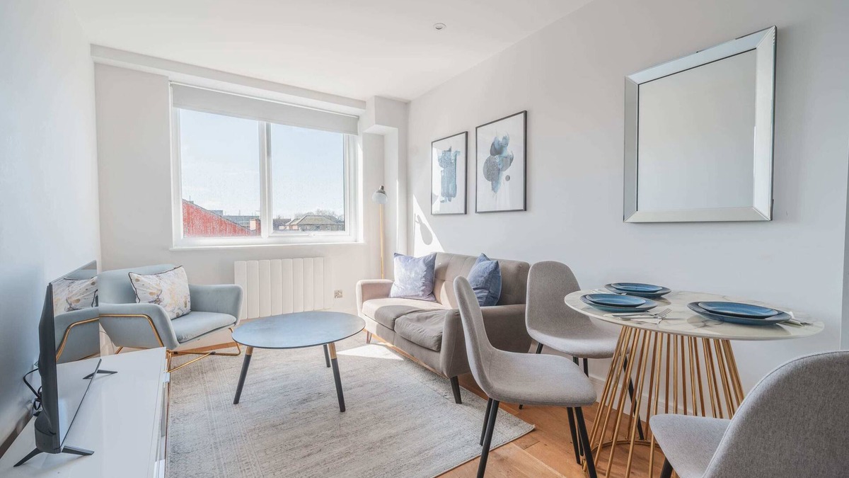 Eastleigh Apartment | Modern 1 Bedroom Apartment in Central Eastleigh