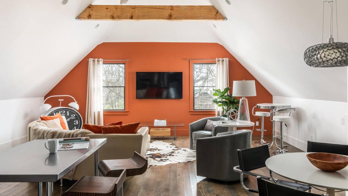 Eighth Avenue House | Modern 1 bedroom loft apartment centrally located