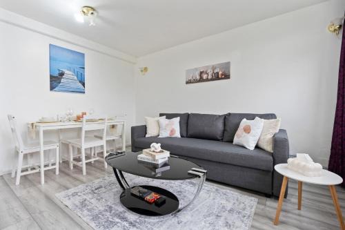 Ferndale Apartment | Modern 1-Bedroom Stockwell Apartment 15 mins to Central London - Perfect Base for Exploring London