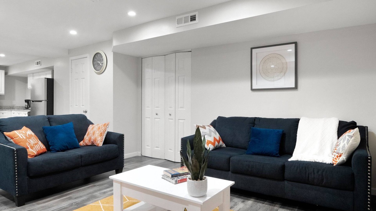 Silver Spring Apartment | Modern 1-BR Apartment