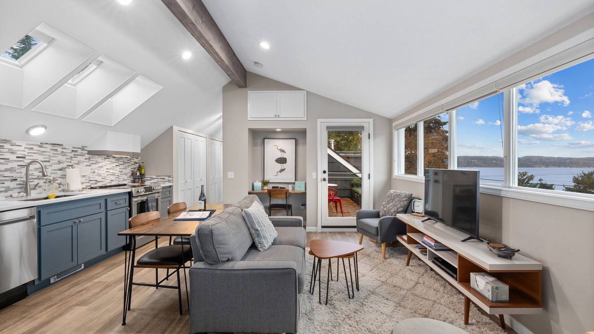 Mukilteo Apartment | Modern 1 BR apt in Old Town w/view. Walk to beach.