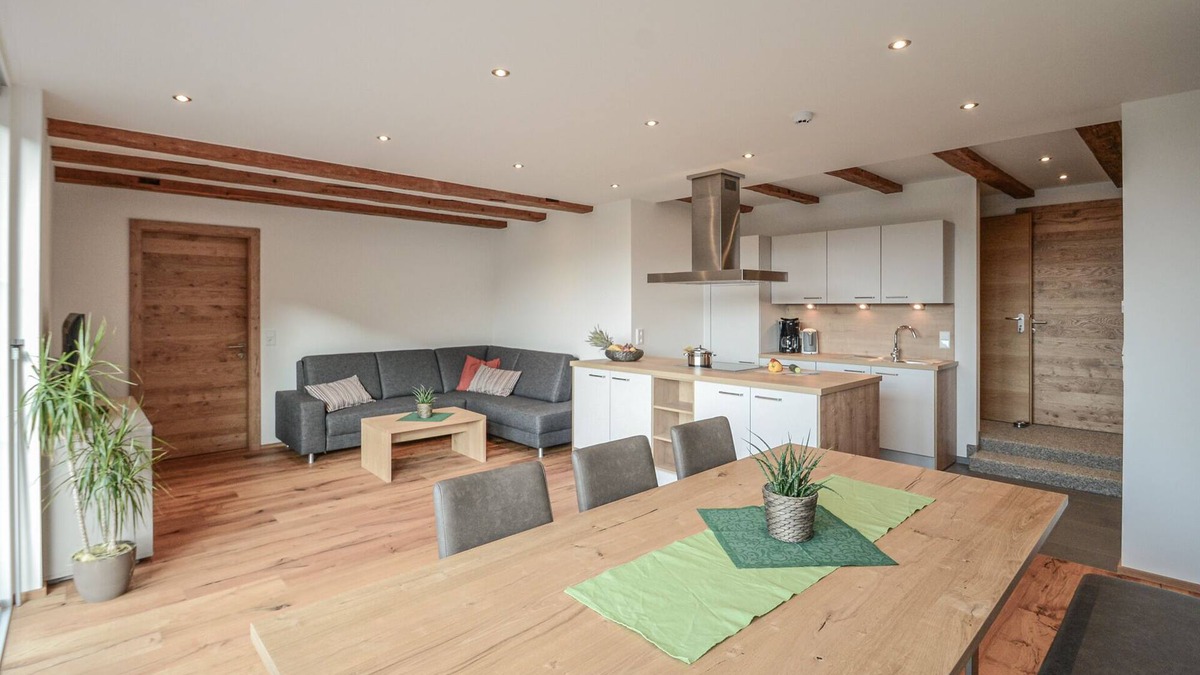 Bichlbach Apartment | modern 100m² apartment, Gästehaus Sonne, free bathing lake, 100m to the ski area