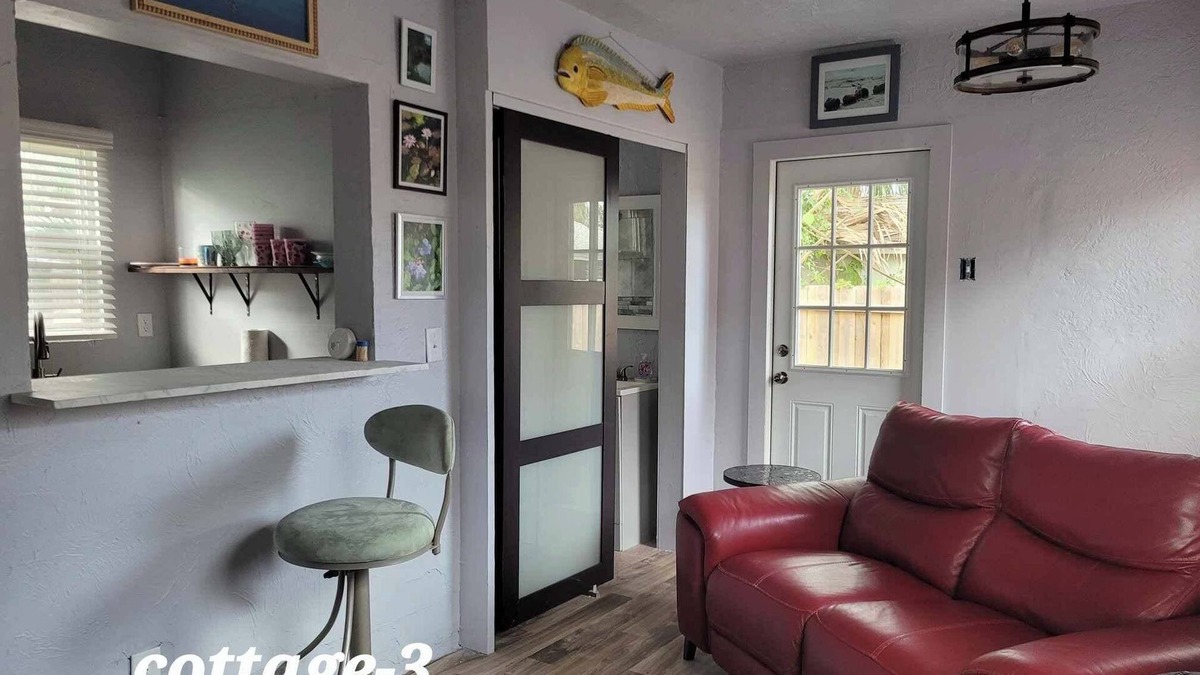 Kingston Cottage | MODERN 1926 COTTAGE DOWNTOWN DAYTONA BEACH - PET FRIENDLY