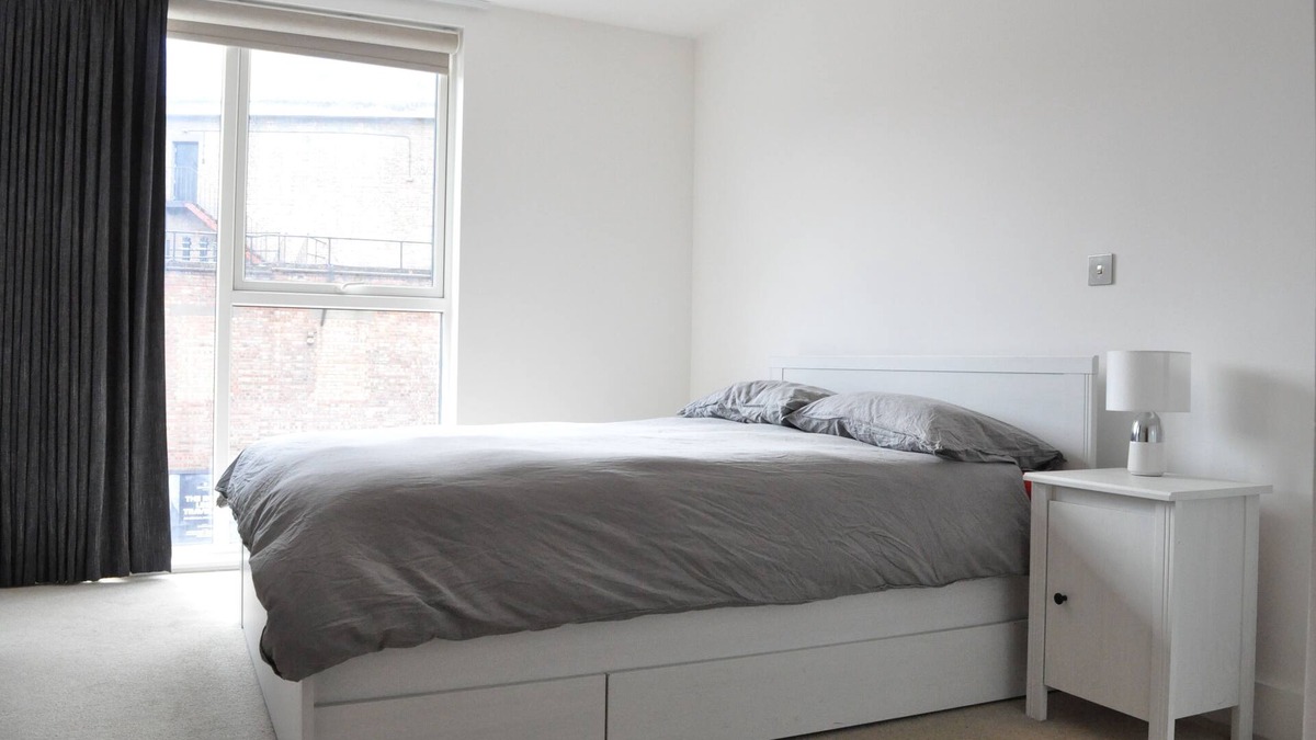 Ferndale Apartment | Modern 1BD Flat w Balcony, Heart of Brixton